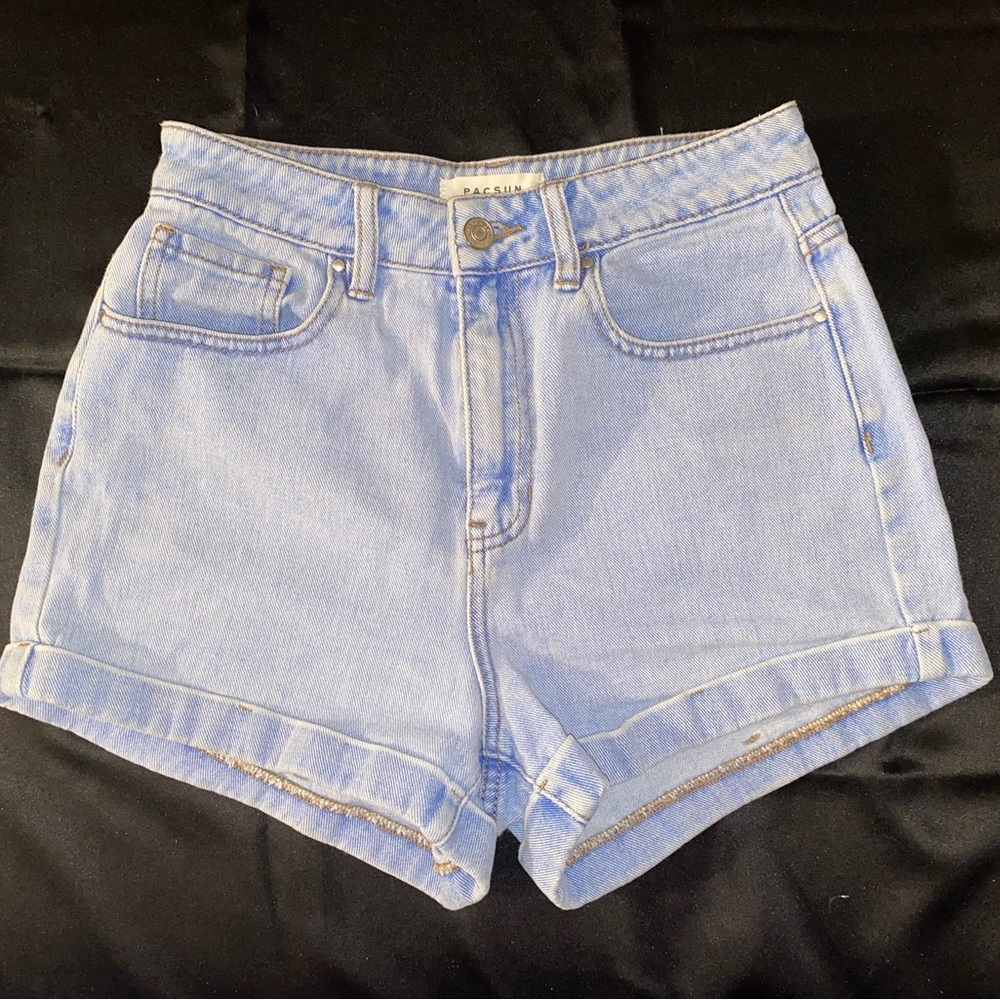High waisted light jean shorts